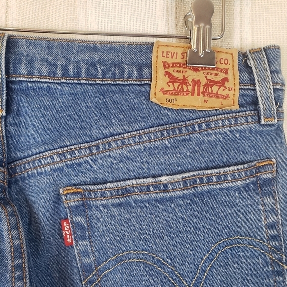 Levi's 501 Button Fly Denim Jeans Straight Leg Size 32 (see measurements) - Picture 8 of 9